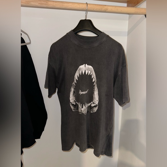Represent Shark Teeth t shirt size small fits like a medium - Picture 7 of 9